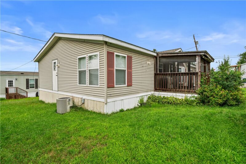736 Regent Dr — photo 3