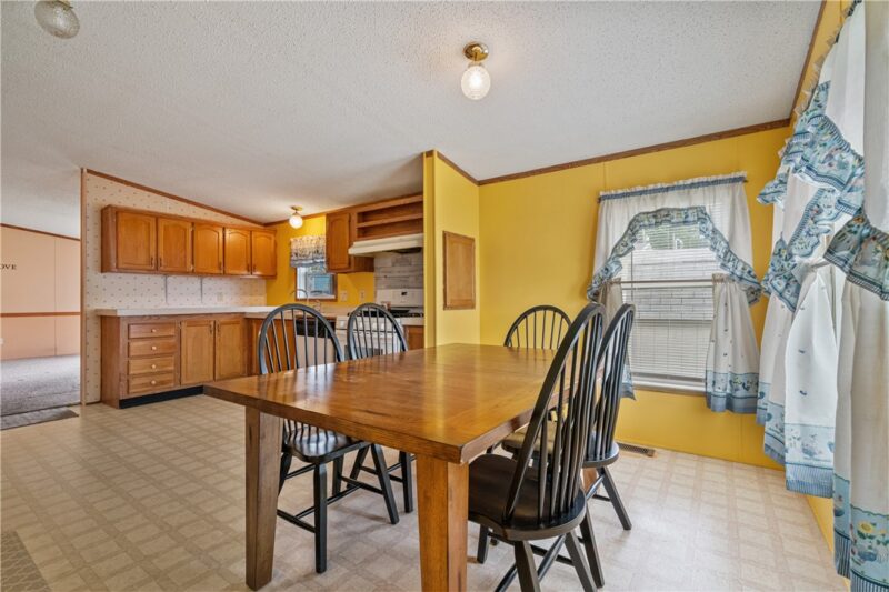 736 Regent Dr — photo 6
