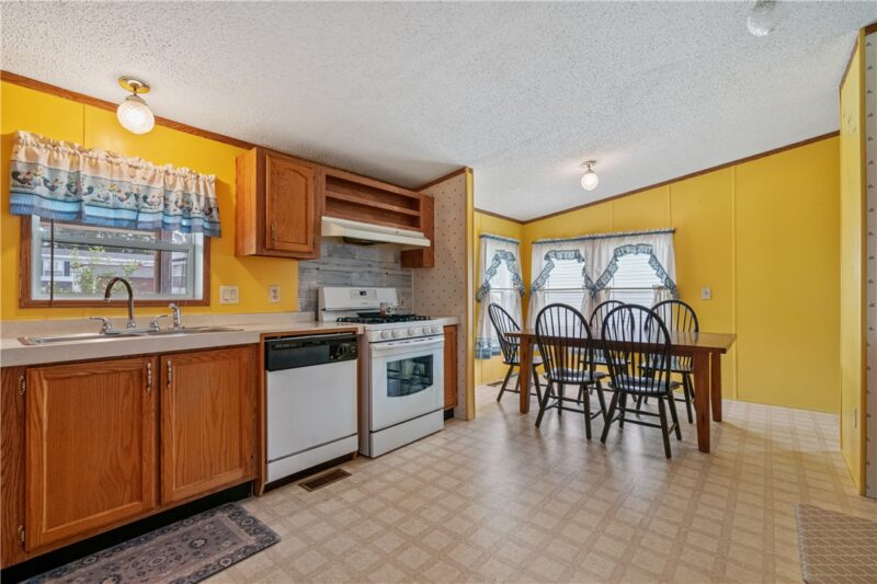 736 Regent Dr — photo 7