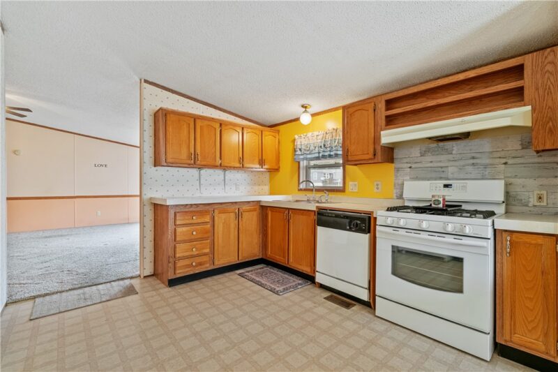 736 Regent Dr — photo 8