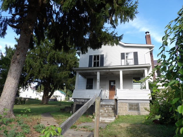 39 Walnut Avenue — photo 1