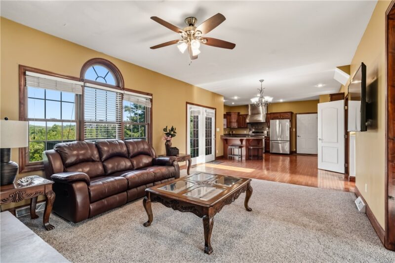 2044 Sterling Dr — photo 5