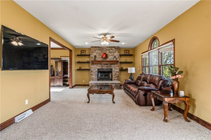 2044 Sterling Dr — photo 6