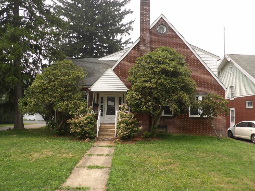 110 S Oakdale Ave — photo 1