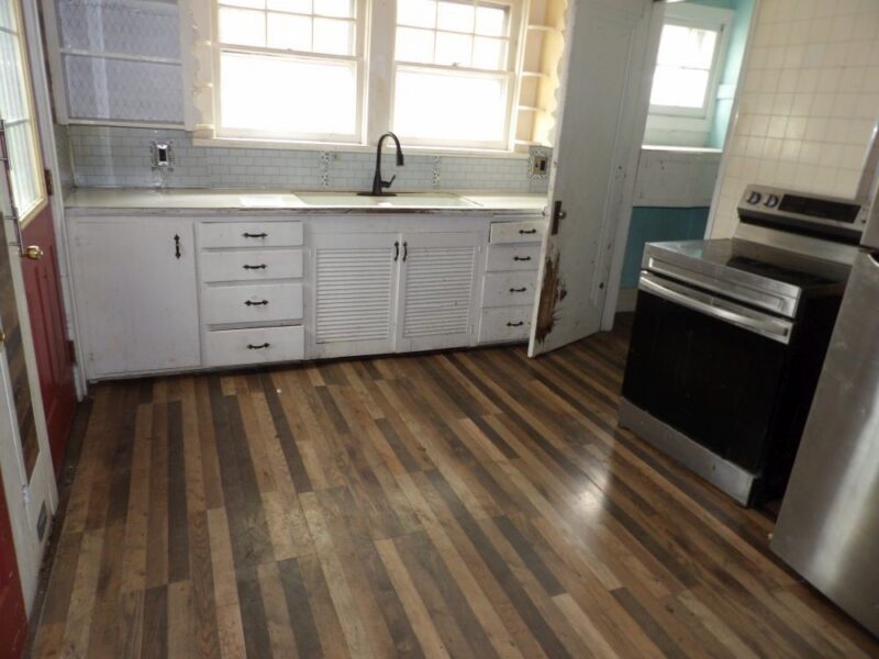 110 S Oakdale Ave — photo 3