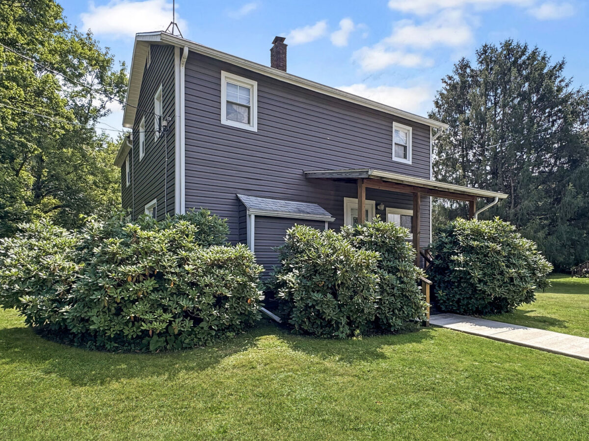 2876 Saranac DRIVE — photo 1