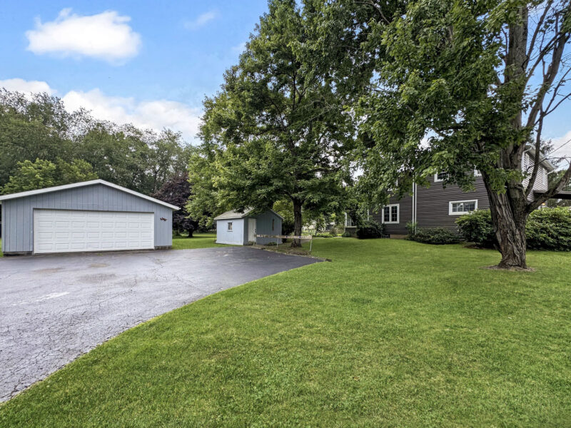2876 Saranac DRIVE — photo 2
