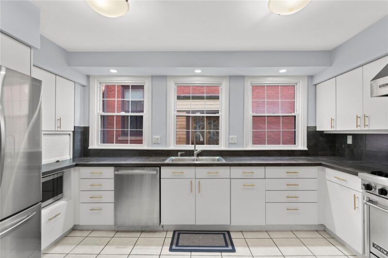 703 Saint James Street — photo 4