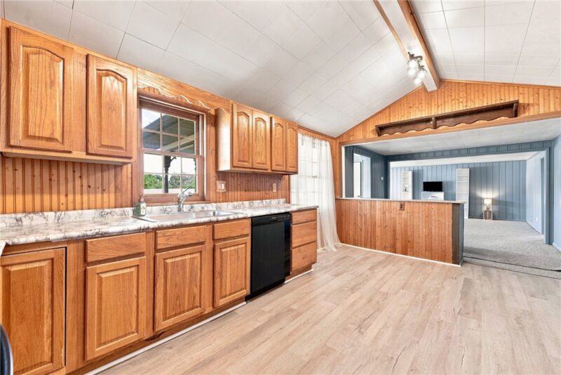 2118 Leo St. — photo 3