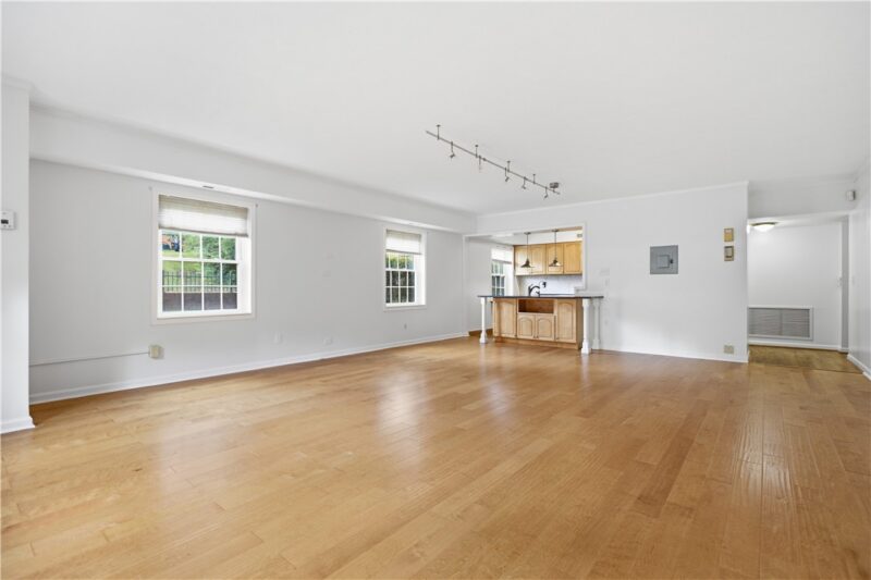 5825 5th Ave 107 — photo 8