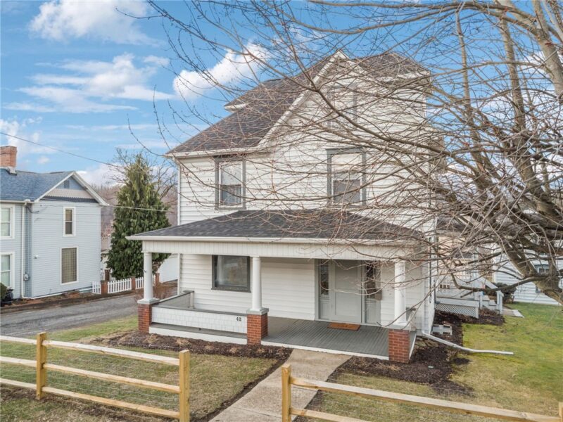 42 Highland Ave — photo 2