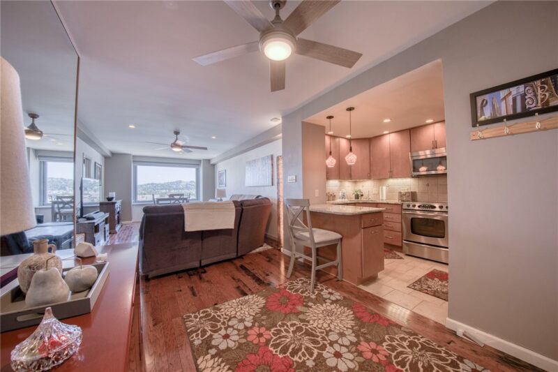 320 Fort Duquesne Blvd 16G — photo 8