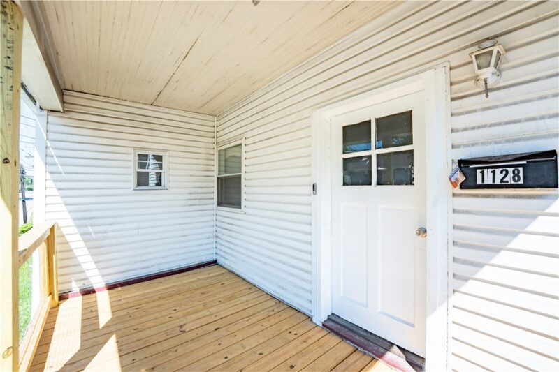 1128 Main St — photo 4
