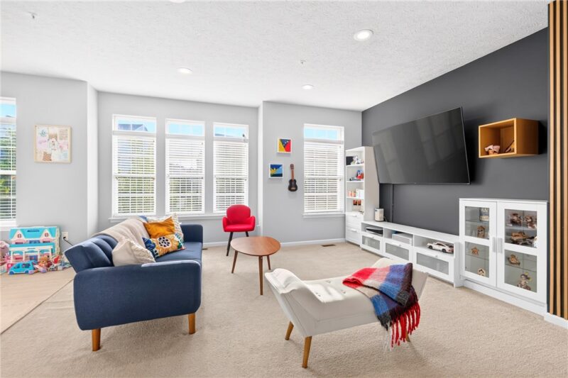 235 Eagle Dr. — photo 3