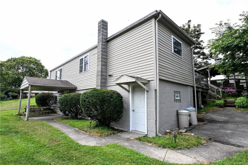 4649 Jefferson Avenue — photo 3