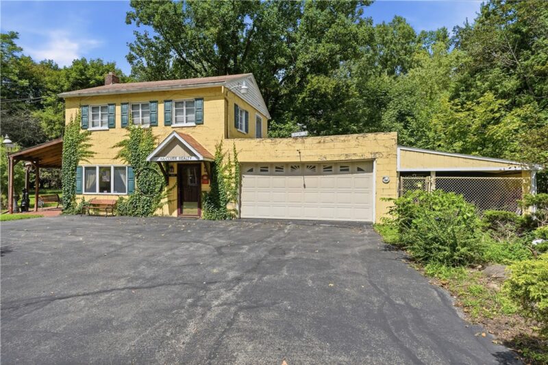 16 W Clen Moore Blvd — photo 3