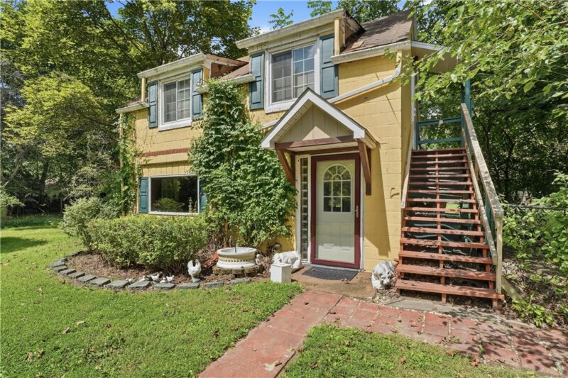 16 W Clen Moore Blvd — photo 4