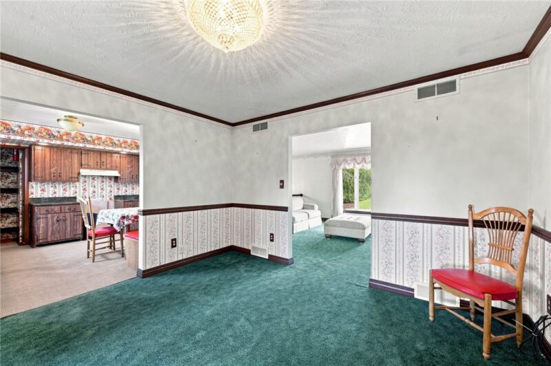 380 Helen Ave — photo 4