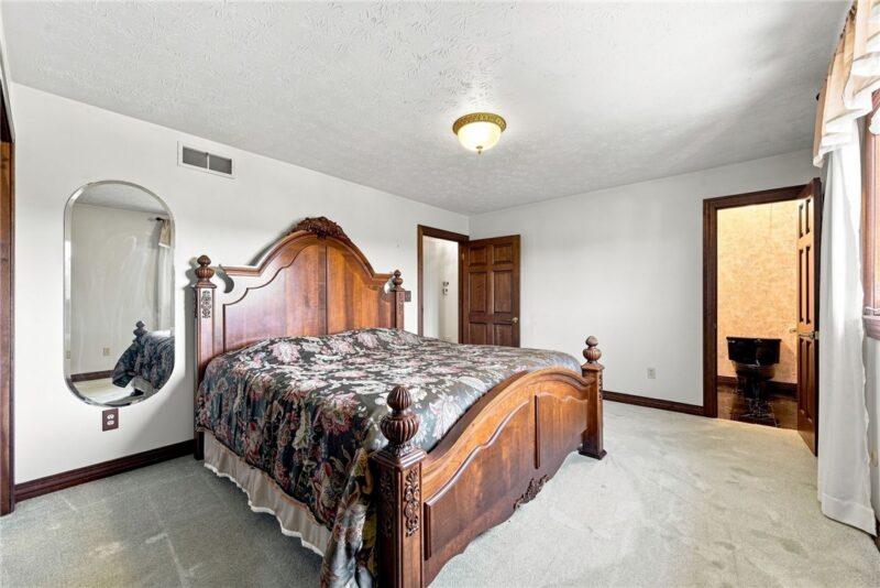 380 Helen Ave — photo 6