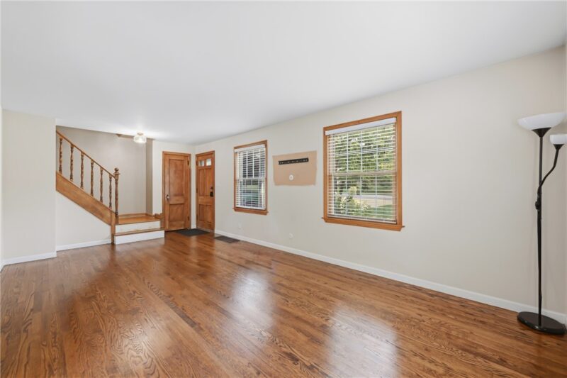 274 S Oakdale Ave — photo 5