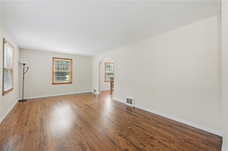 274 S Oakdale Ave — photo 6
