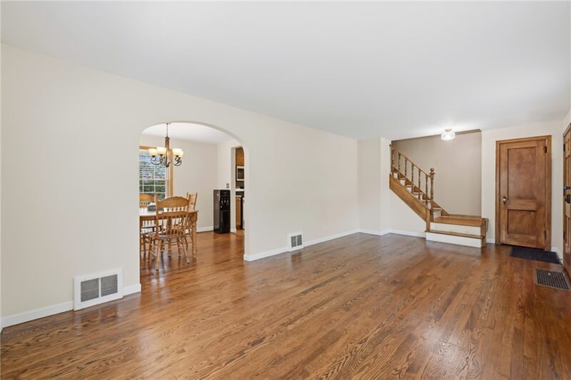 274 S Oakdale Ave — photo 7