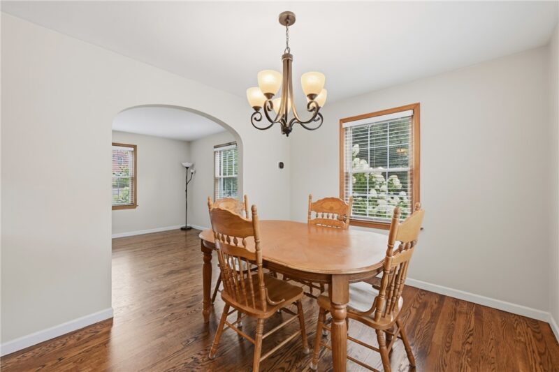 274 S Oakdale Ave — photo 8