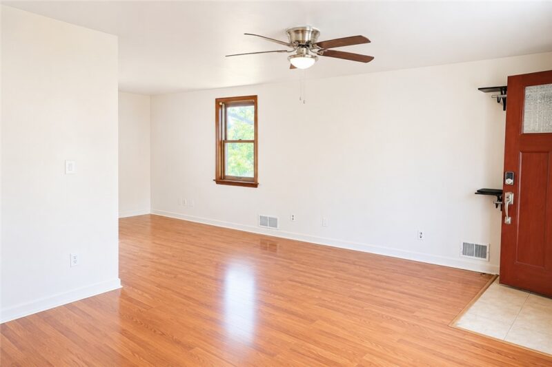 1046 Hastie Rd — photo 5