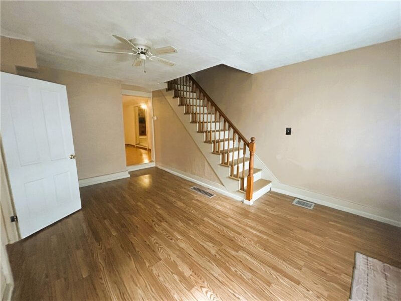 919 E Main St — photo 3