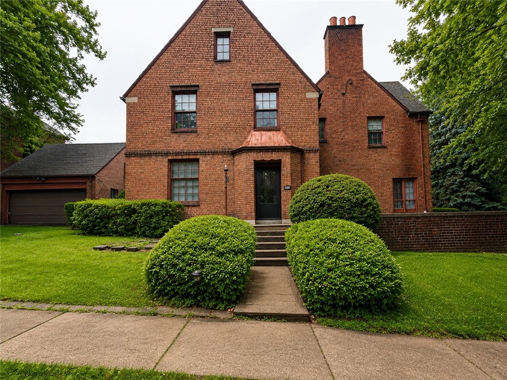 1521 Manor Ave — photo 1