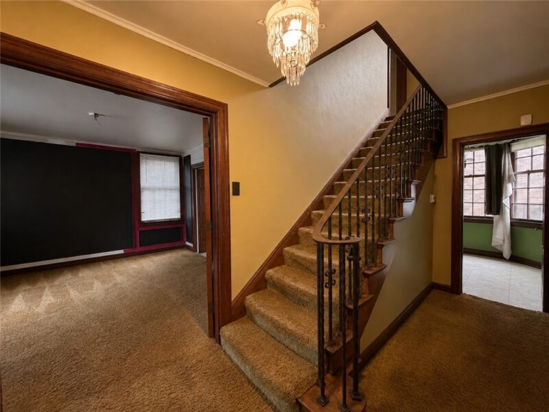 1521 Manor Ave — photo 3