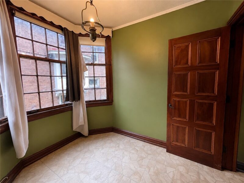 1521 Manor Ave — photo 7