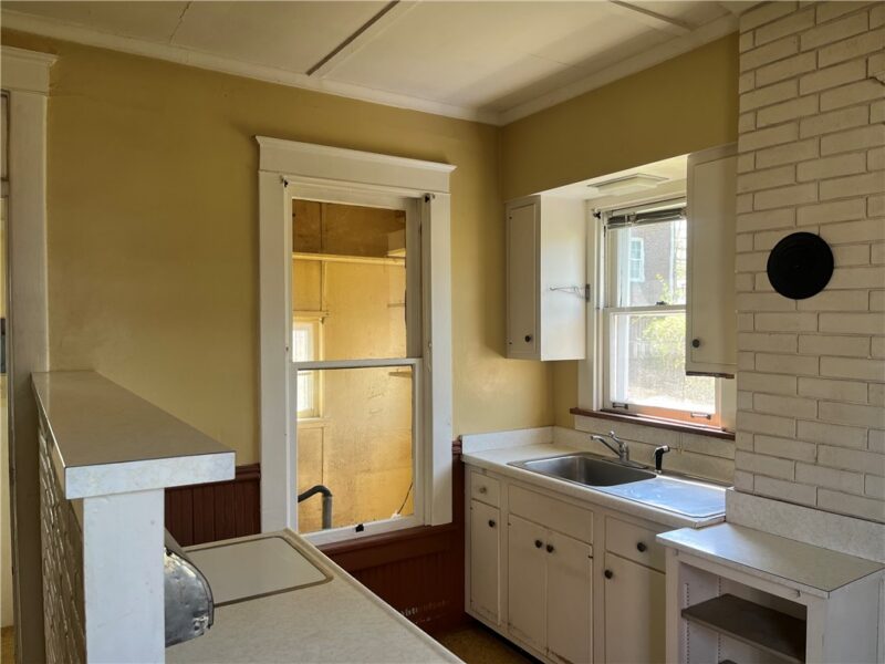 612 7th Ave — photo 8