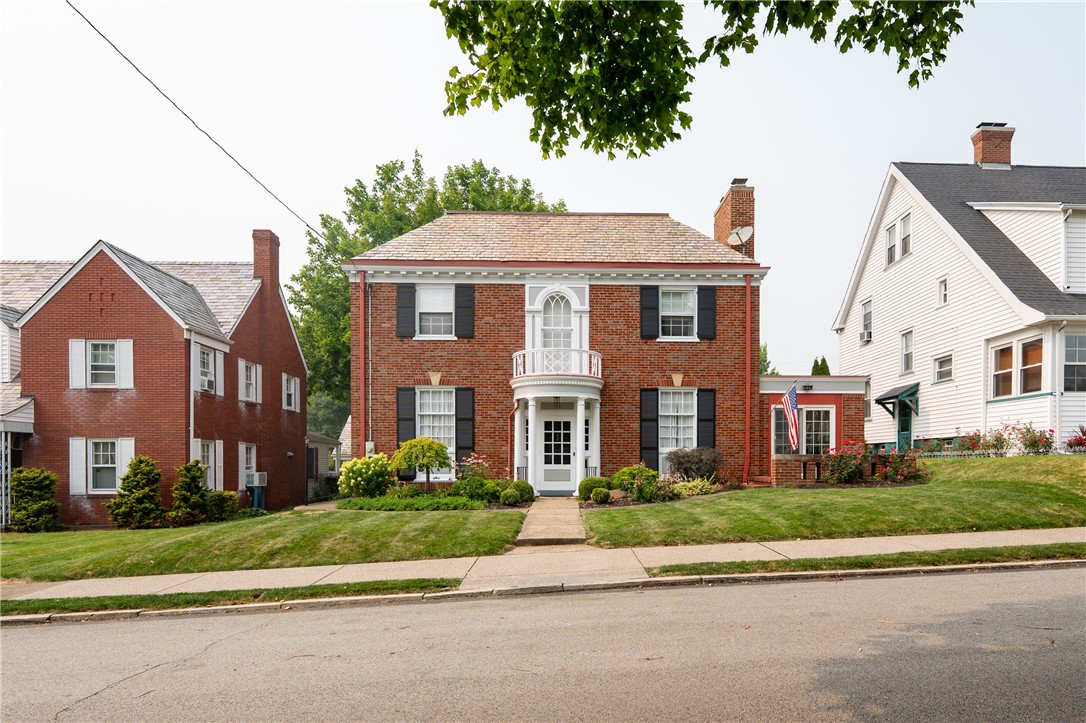 732 Spring St — photo 1