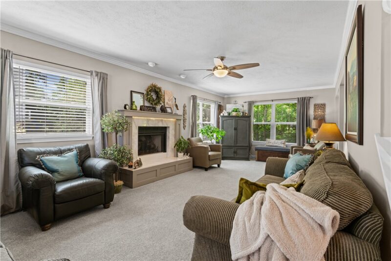332 Warrick Drive — photo 3