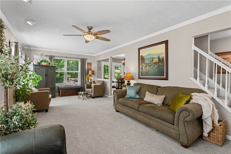 332 Warrick Drive — photo 4