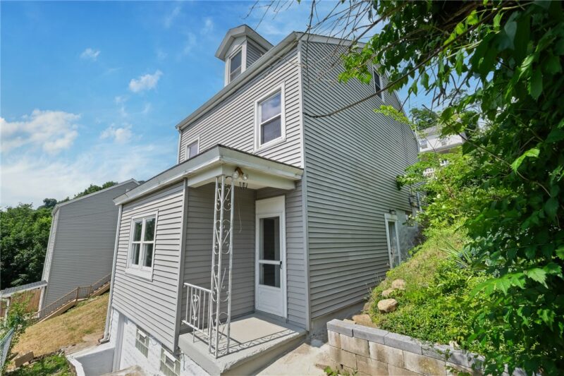910 Obrien St — photo 2