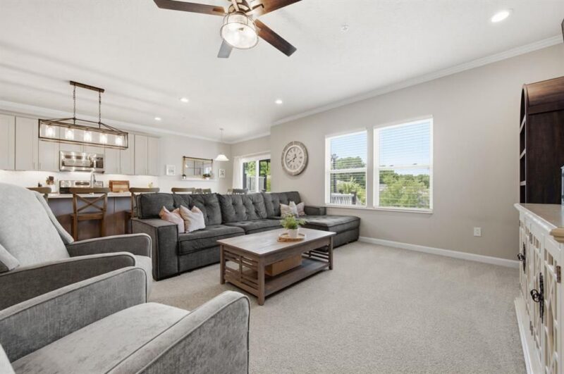 2505 Canterbury Dr — photo 6