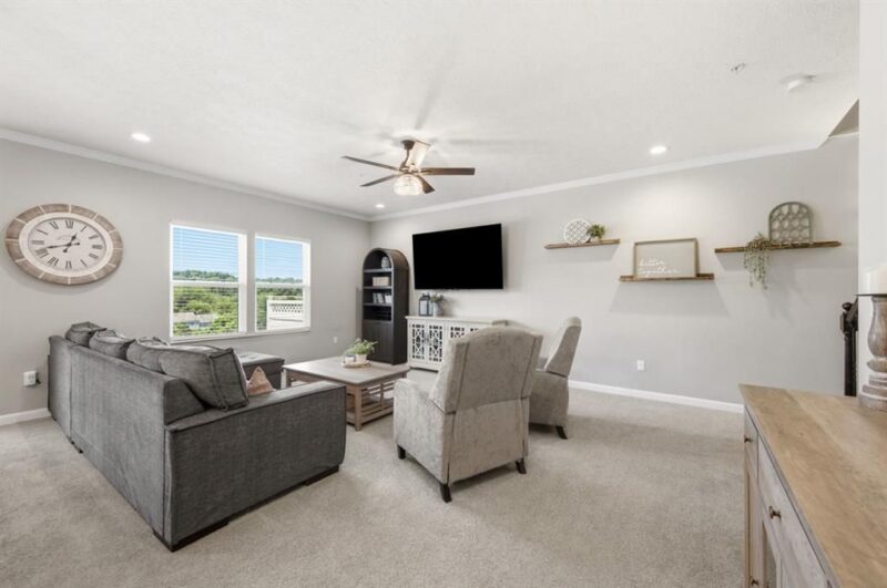 2505 Canterbury Dr — photo 8