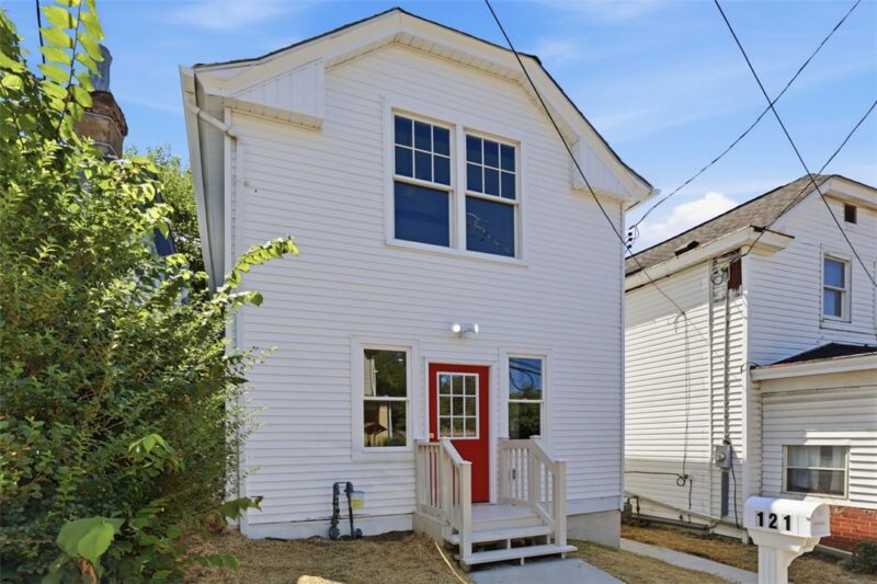 121 Newett St — photo 2