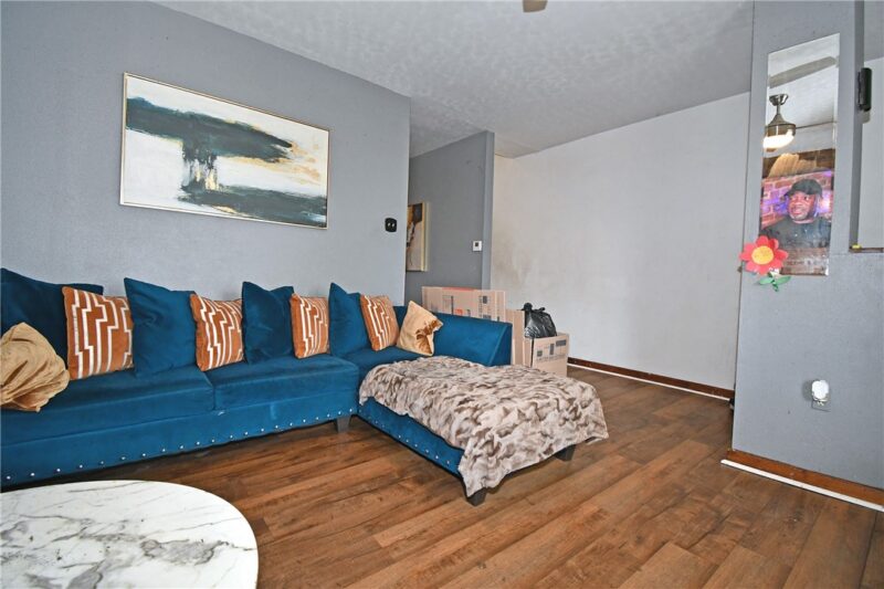 306 Moore Ave — photo 4