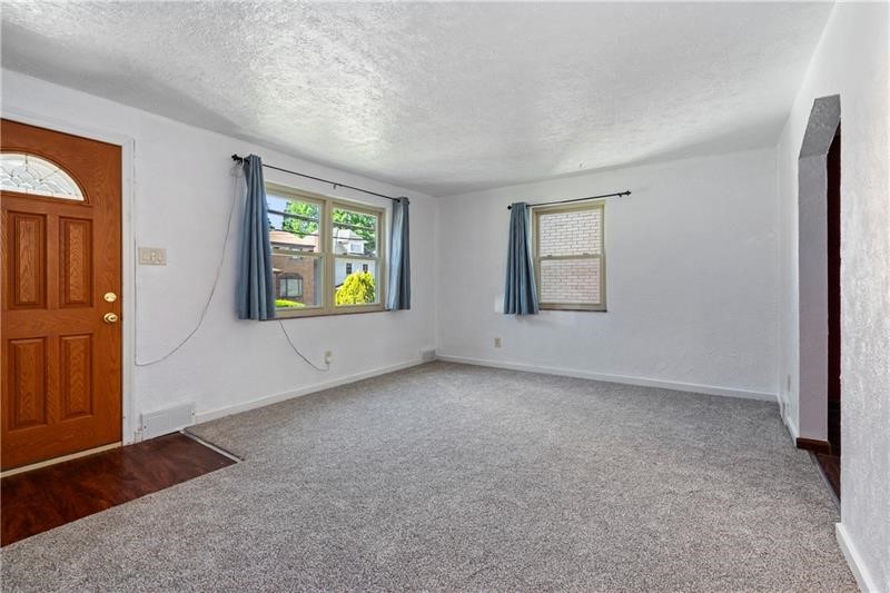 1111 Bellaire Ave — photo 3