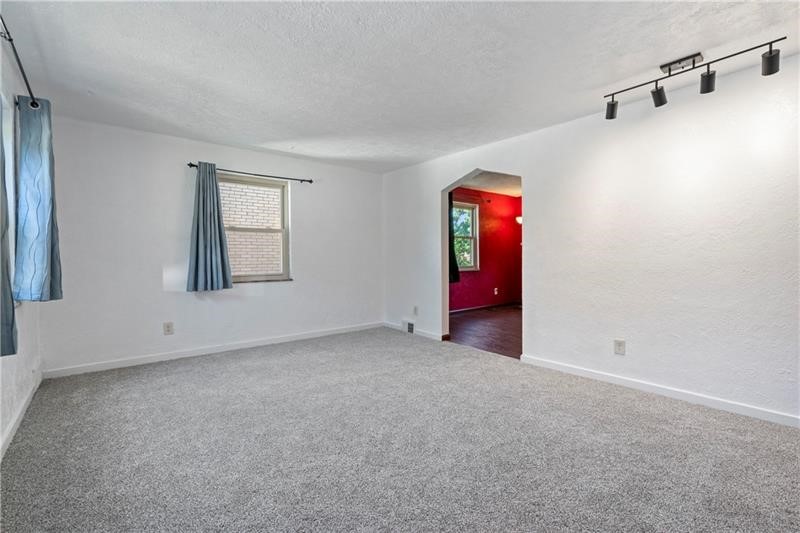 1111 Bellaire Ave — photo 4