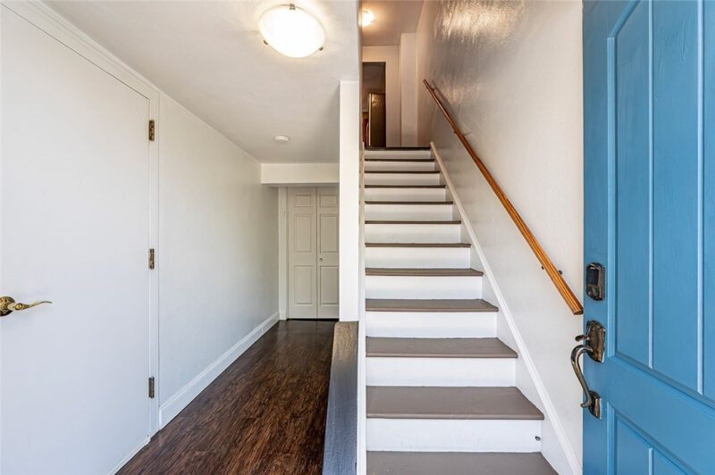 3019 DENNING WAY — photo 4