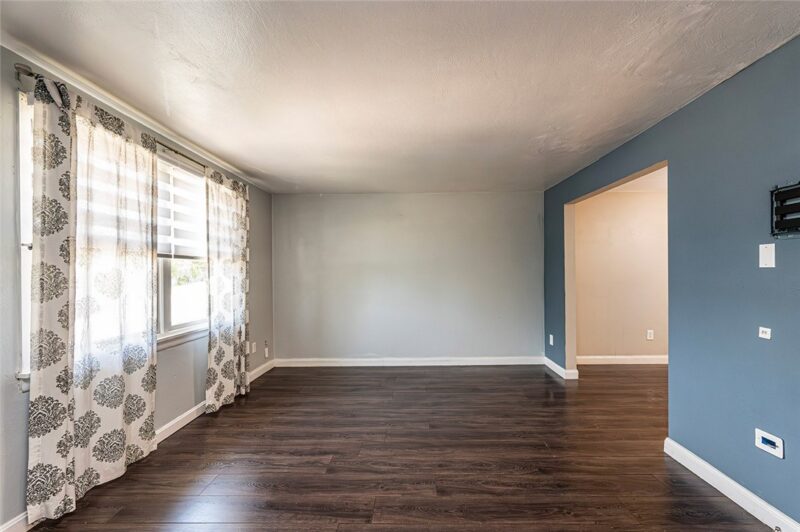 3019 DENNING WAY — photo 6