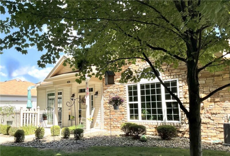 264 Stonegate Blvd — photo 3