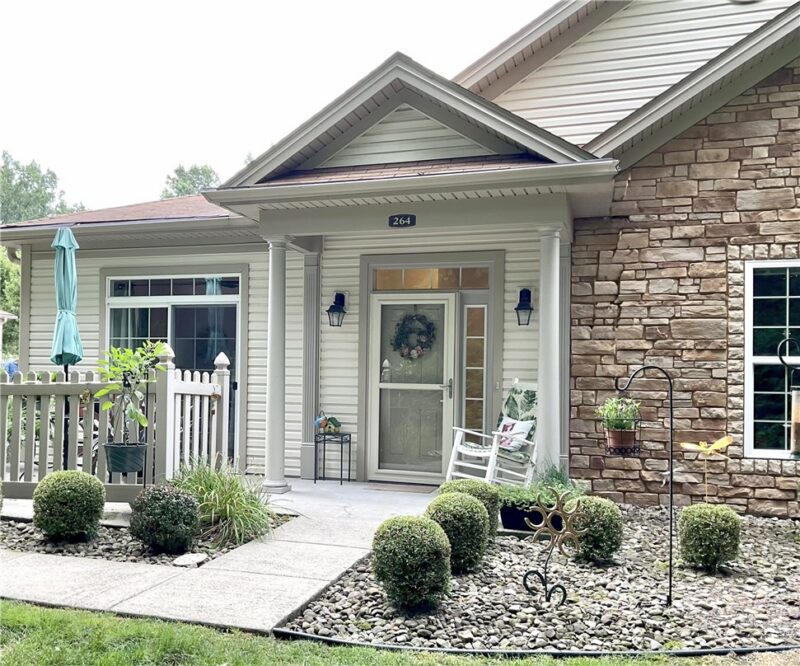 264 Stonegate Blvd — photo 4