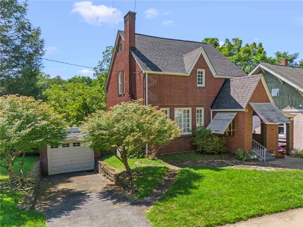 103 Dewey Ave — photo 1