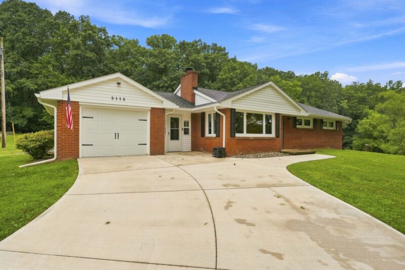 3115 Shadow Dr. DRIVE — photo 2