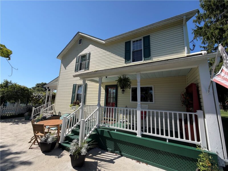 718 Skylark Dr — photo 2